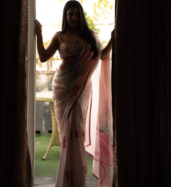 Daksha Nagarka Instagram Pictures